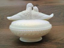 Vintage 1970's Westmoreland Kissing Lovebirds On Nest Milk Glass Covered Dish 