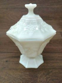 Anchor Hocking 8" Harvest Grape Octagon Covered Candy Dish Footed Pedestal 1950-1960'S Era